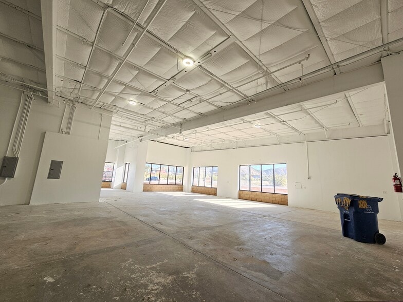 2921 Friendly Pl, Bullhead City, AZ à louer - Photo du bâtiment - Image 3 de 10