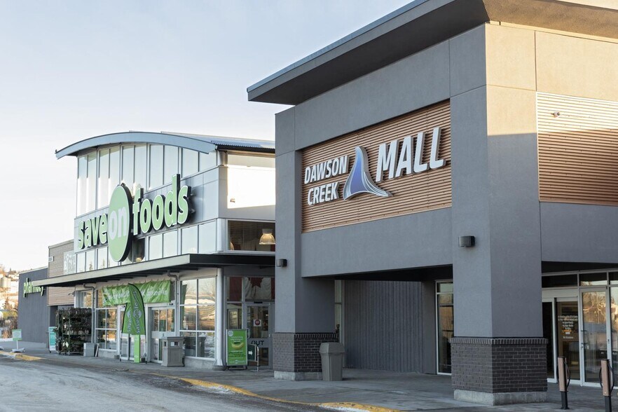 11000 8th St, Dawson Creek, BC à louer - Photo du bâtiment - Image 2 de 9