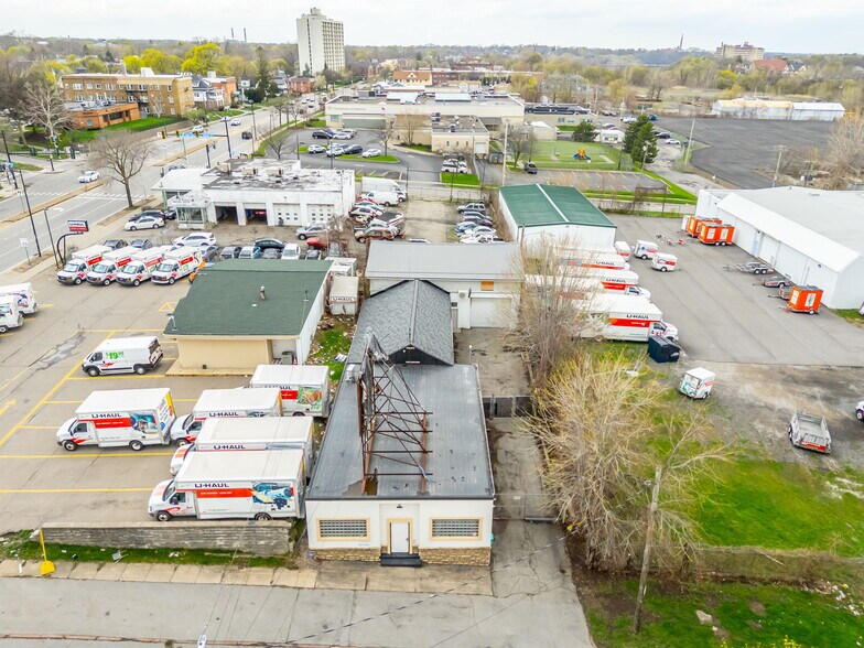 64 Spencer St, Rochester, NY à vendre - Photo du bâtiment - Image 2 de 45