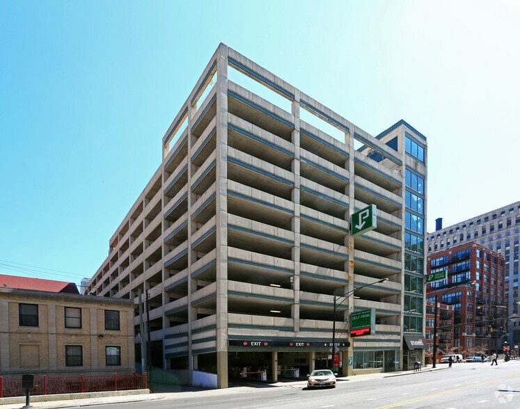 437 N Orleans St, Chicago, IL à louer - Photo du bâtiment - Image 3 de 8