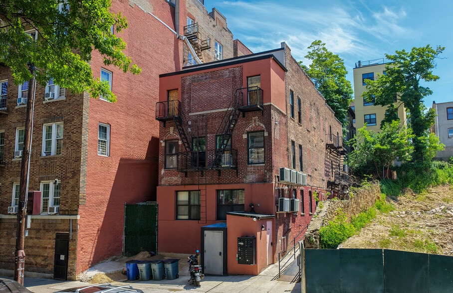 2762 Kingsbridge Ter, Bronx, NY for sale - Building Photo - Image 1 of 7