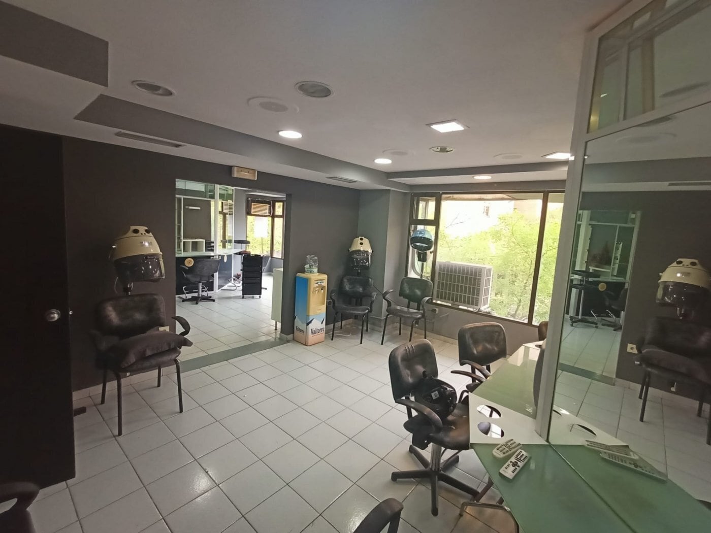 Retail in Cáceres, Cáceres for lease Building Photo- Image 1 of 7