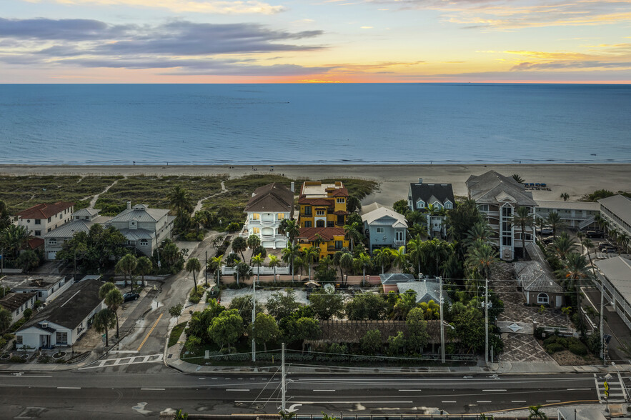 3700 Gulf Blvd, St Pete Beach, FL à vendre - Photo du b timent - Image 1 de 24