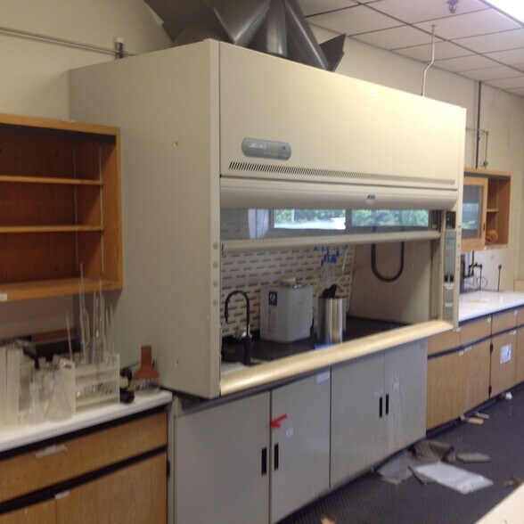 193 Marsh Hill Rd, Orange, CT à vendre - Photo intérieure - Image 3 de 9