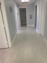 5881 NW 151st St, Miami Lakes, FL à louer Photo du bâtiment- Image 1 de 13