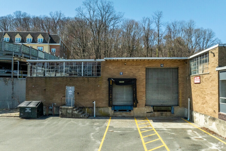 34 Lumber Rd, Roslyn, NY for lease - Building Photo - Image 3 of 6