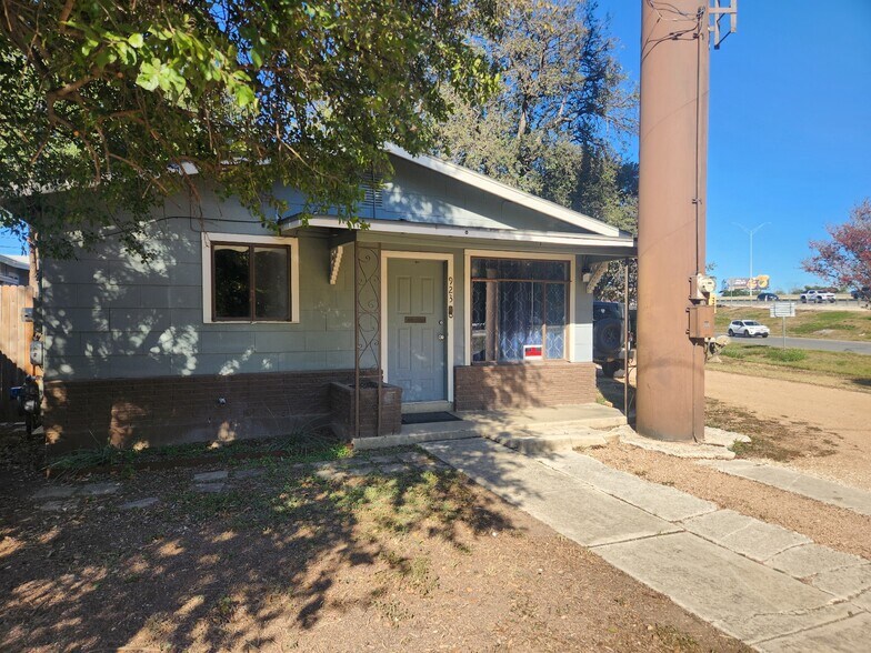 3126 N St Marys, San Antonio, TX for lease - Building Photo - Image 2 of 8