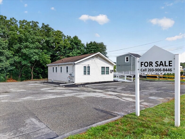 25 Chesterfield Rd, East Lyme, CT à vendre - Photo du bâtiment - Image 3 de 25