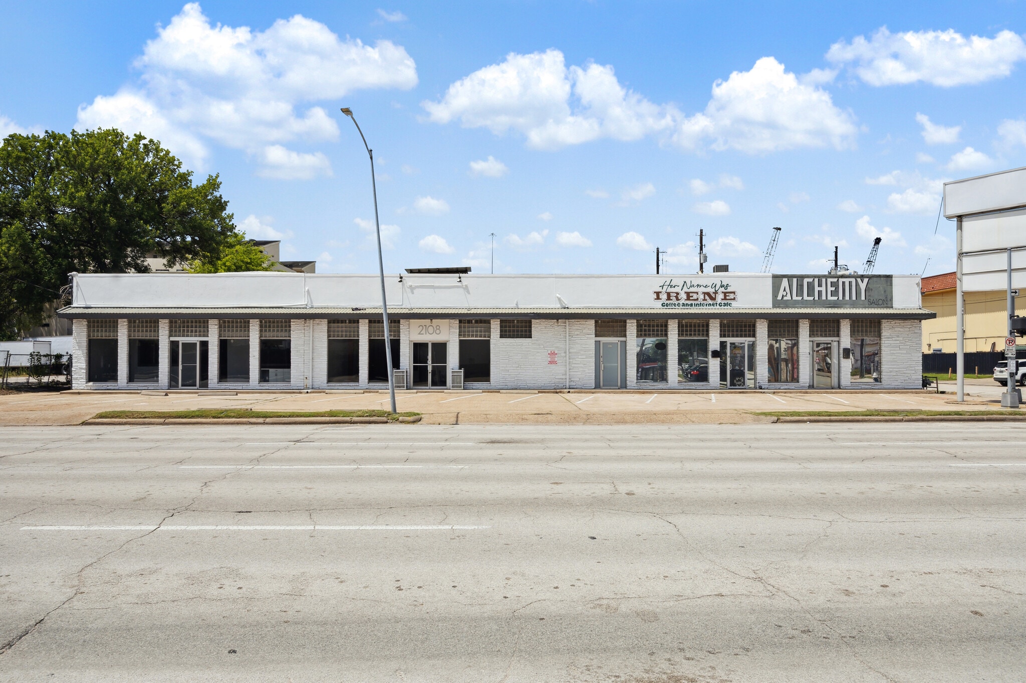 2102-2112 Pease St, Houston, TX for lease Building Photo- Image 1 of 14