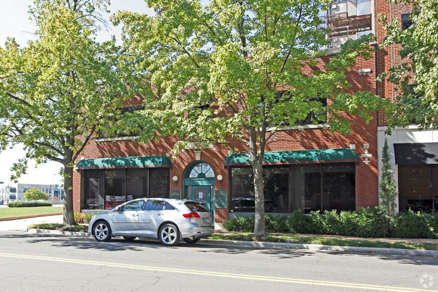 915-917 N Robinson Ave, Oklahoma City, OK à vendre - Photo du bâtiment - Image 2 de 2