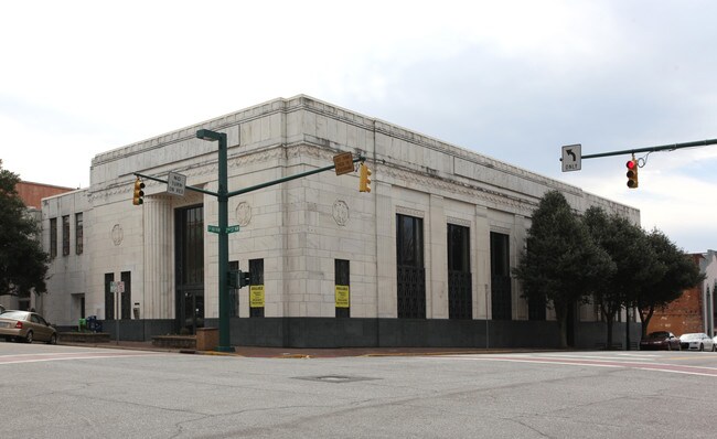 More details for 39 2nd St NW, Hickory, NC - Office for Sale