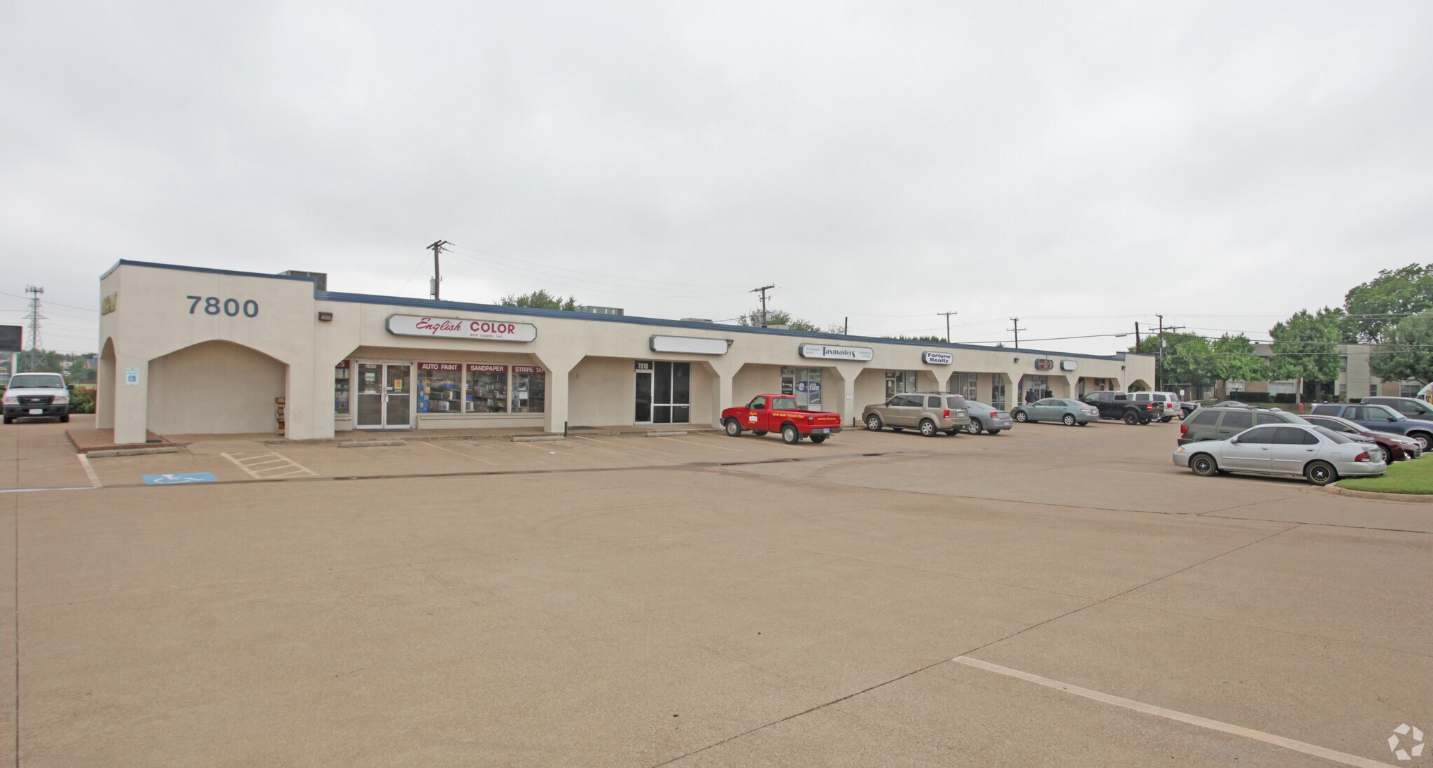 7810 N College Cir, North Richland Hills, TX for lease Primary Photo- Image 1 of 5