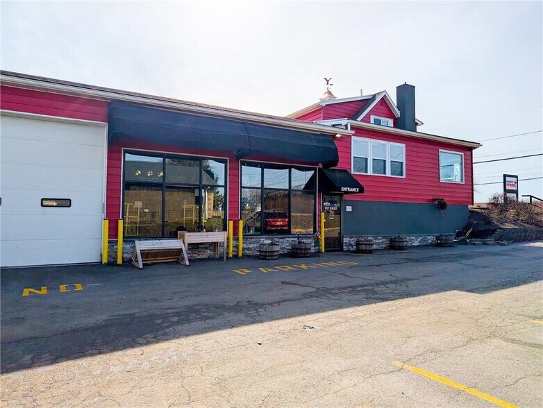 2138 Empire Blvd, Webster, NY à vendre - Photo du bâtiment - Image 2 de 15