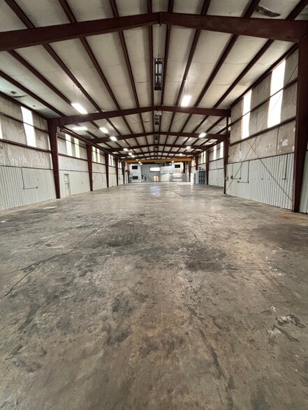 5101 Maxie St, Houston, TX for lease - Building Photo - Image 3 of 16
