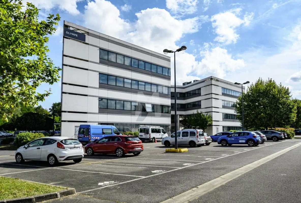 Bureau dans Évry à louer Photo principale- Image 1 de 3