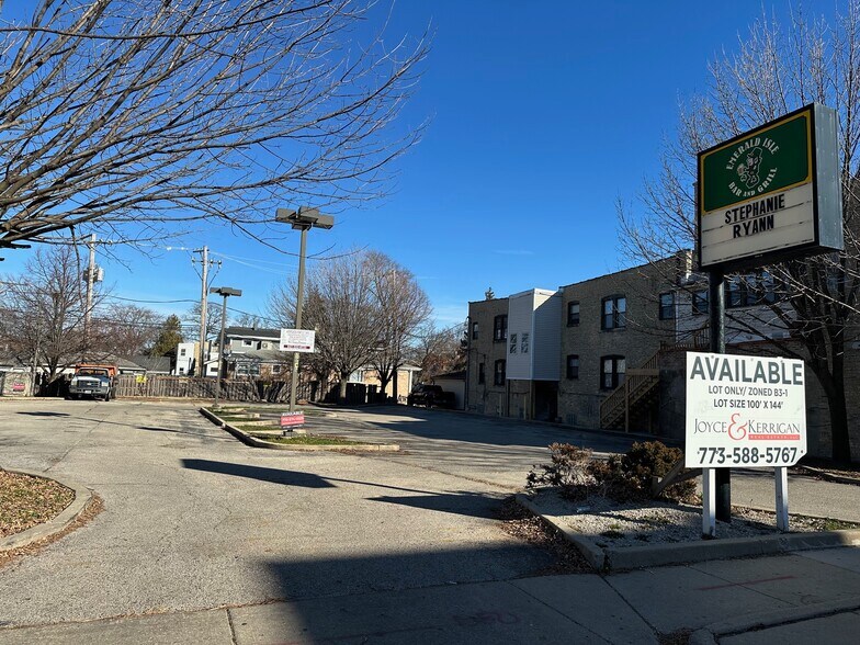 6681 N Northwest Hwy, Chicago, IL à vendre - Photo du bâtiment - Image 2 de 13