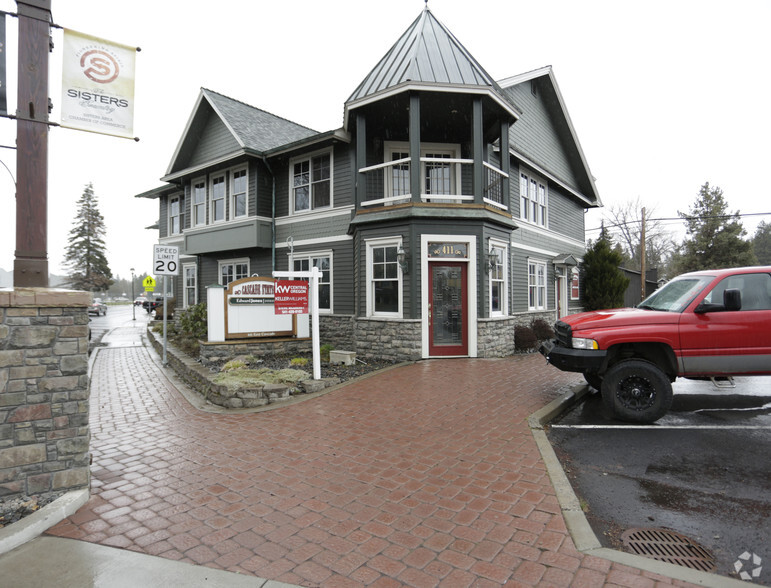 411 E Cascade Ave, Sisters, OR à vendre - Photo principale - Image 1 de 1