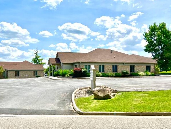 815 Southwestern Run, Youngstown, OH à louer - Photo du bâtiment - Image 2 de 5