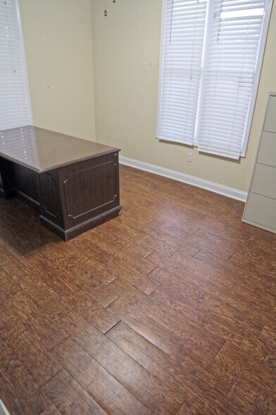 847 Steves Ave, San Antonio, TX à louer - Photo du bâtiment - Image 3 de 8
