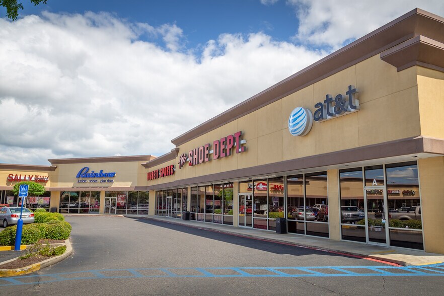 925 Keyser Ave, Natchitoches, LA à louer - Photo du bâtiment - Image 2 de 5