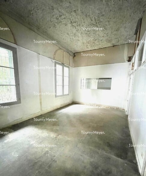 Office in Nîmes for lease - Interior Photo - Image 2 of 5