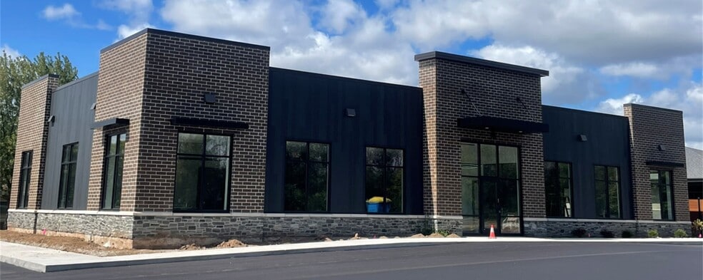 1148 Province Terrace, Menasha, WI for lease - Building Photo - Image 2 of 3