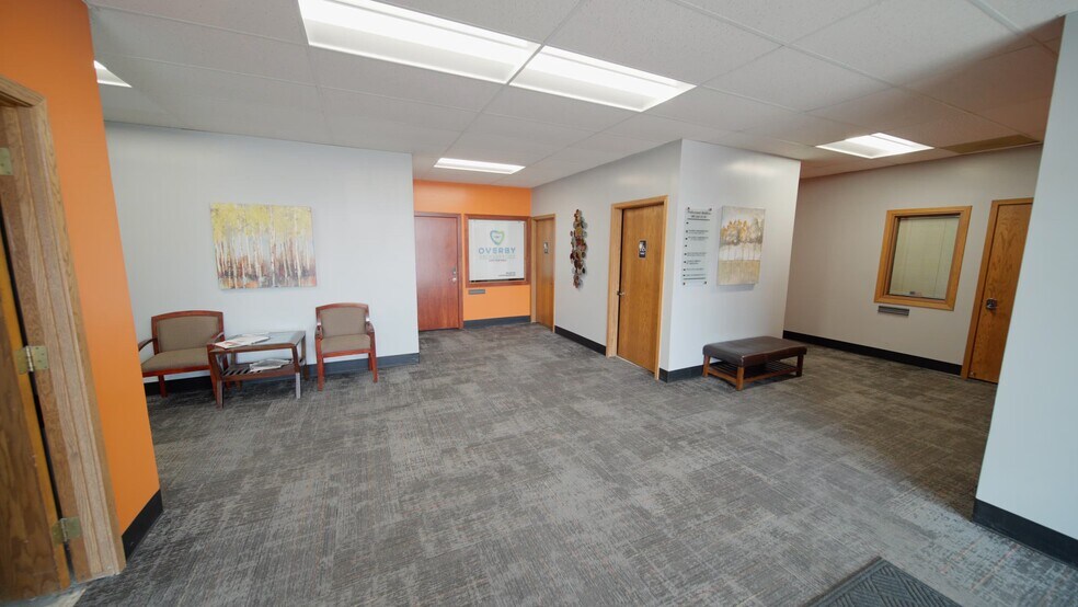 100 2nd St SE, Stewartville, MN à louer - Vidéo sur l’inscription commerciale - Image 2 de 15