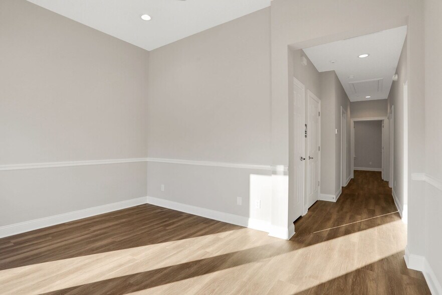 34 Roberts Village Ct, Fruit Cove, FL à louer - Photo du bâtiment - Image 3 de 6