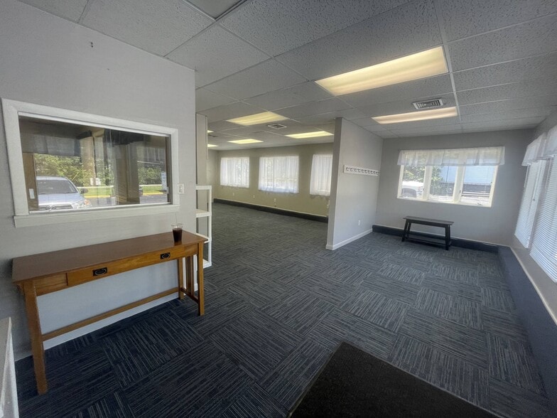 426 Salem Tpke, Bozrah, CT à louer - Photo intérieure - Image 3 de 14