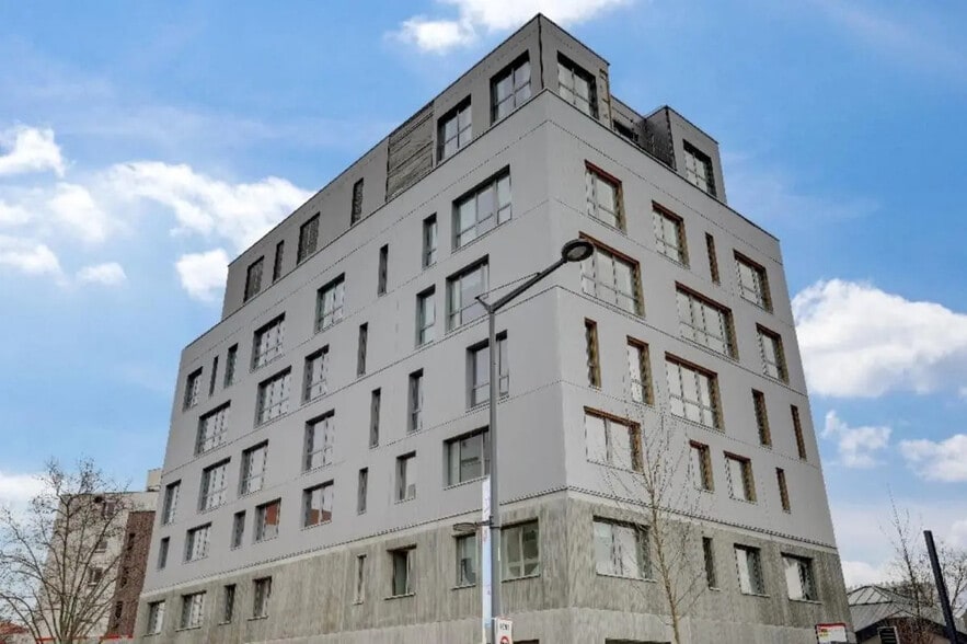 163 Avenue Jean Mermoz, Lyon à louer - Photo du bâtiment - Image 2 de 7