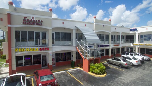 4646-4698 W 4th Ave, Hialeah, FL à vendre - Photo du bâtiment - Image 3 de 8