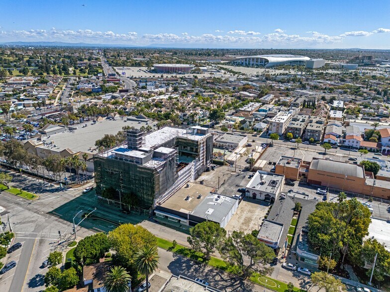 330-334 E Hillcrest Blvd, Inglewood, CA à vendre - Photo du bâtiment - Image 2 de 7