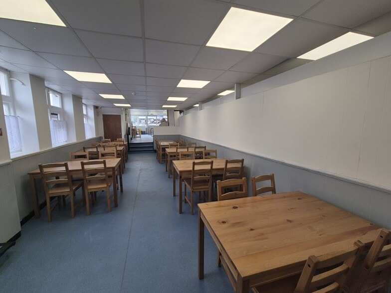 49 Torbay Rd, Paignton for sale - Interior Photo - Image 3 of 6