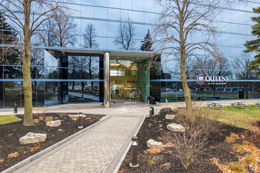 3650 Victoria Park Ave, Toronto, ON à louer - Photo du bâtiment - Image 3 de 4