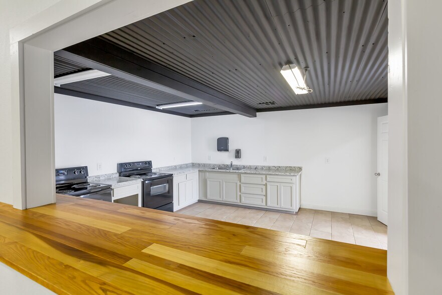 1711 FM 51, Springtown, TX à vendre - Photo intérieure - Image 2 de 25