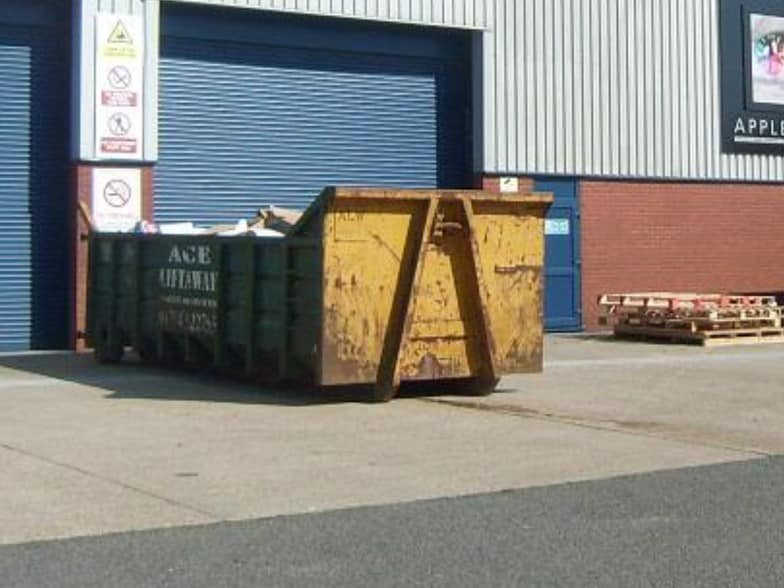 Flanders Rd, Southampton à louer - Photo du bâtiment - Image 3 de 12