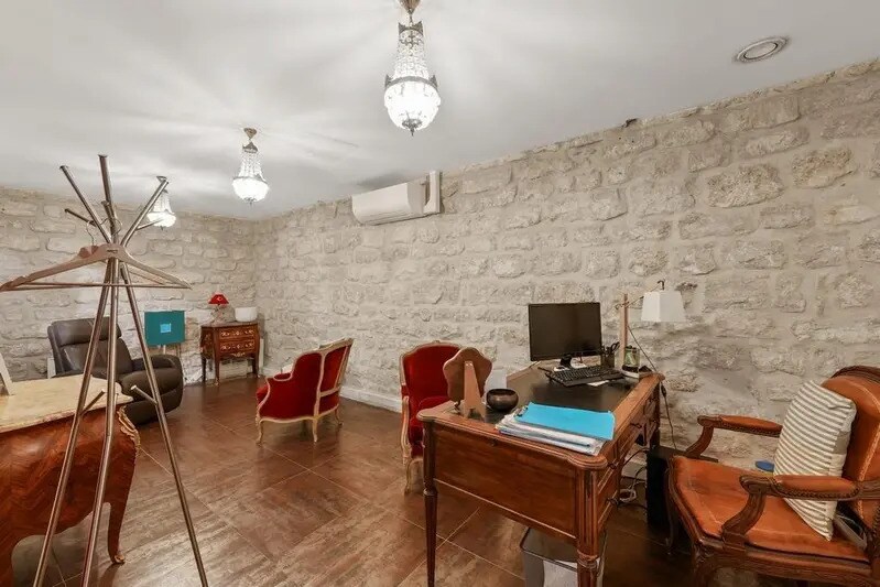 Office in Paris for sale - Interior Photo - Image 3 of 10
