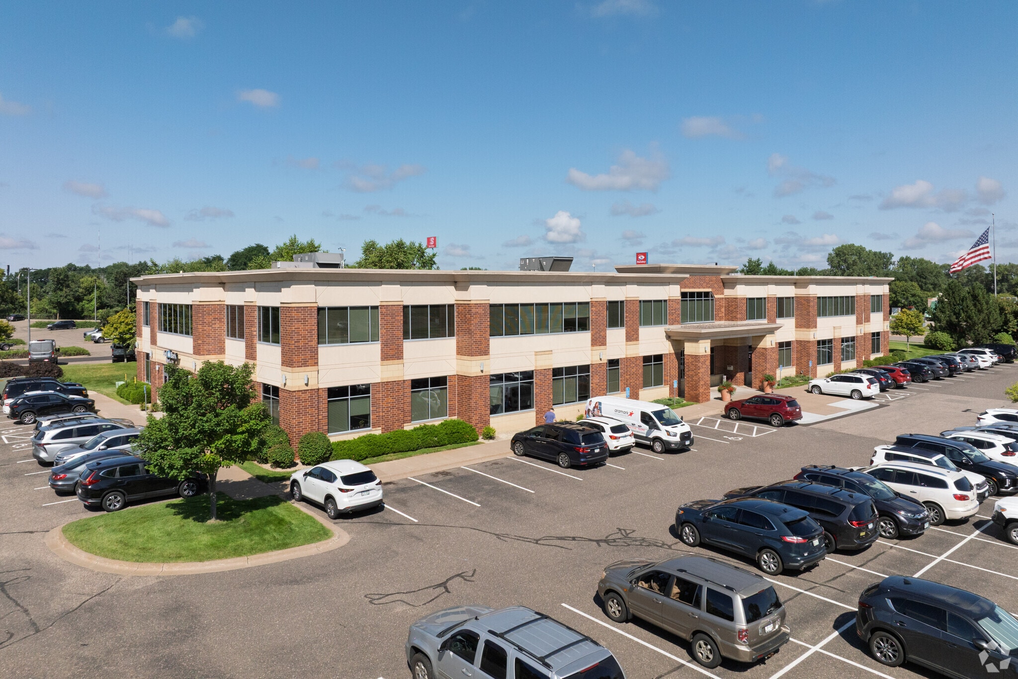 3555 Willow Lake Blvd, Vadnais Heights, MN for lease Primary Photo- Image 1 of 7
