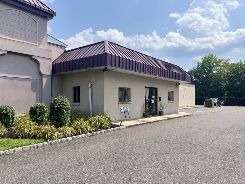 107 Sherman Ave, Raritan, NJ for lease - Building Photo - Image 2 of 14