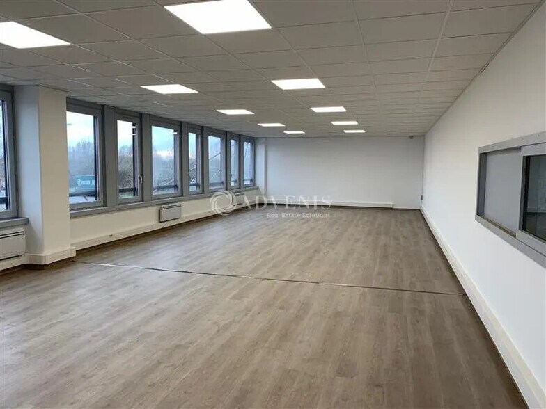 Flex dans Ennery à louer - Photo intérieure - Image 2 de 5