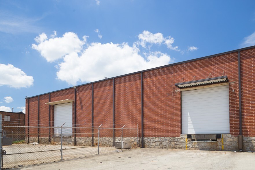 4801 Lewis Rd, Stone Mountain, GA à louer - Photo du bâtiment - Image 3 de 6