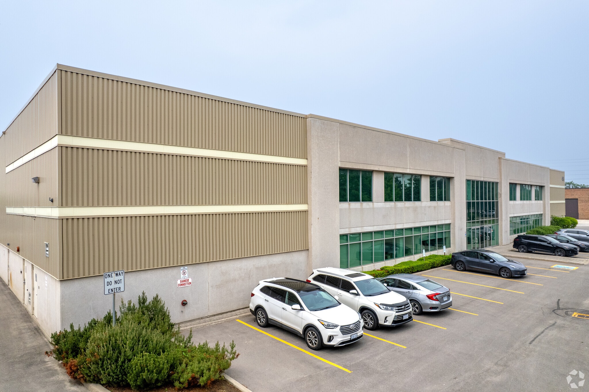 45 Connie Cres, Concord, ON for lease Primary Photo- Image 1 of 3