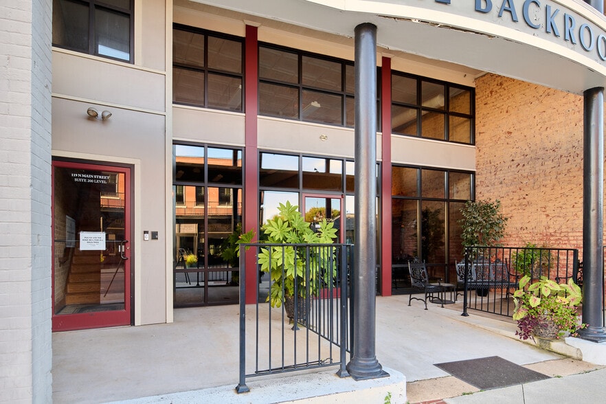 119 N Main St, Mooresville, NC for lease - Building Photo - Image 3 of 14