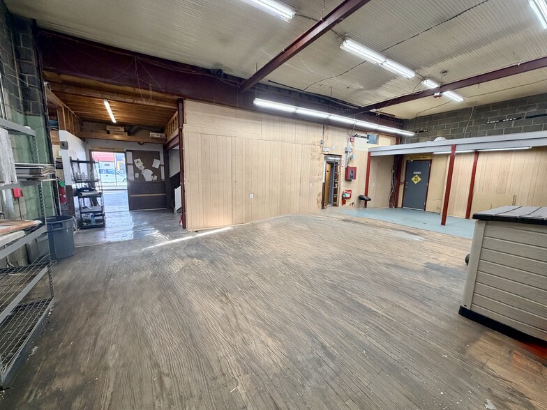 6300 Westfield Ave, Pennsauken, NJ for lease - Building Photo - Image 2 of 17