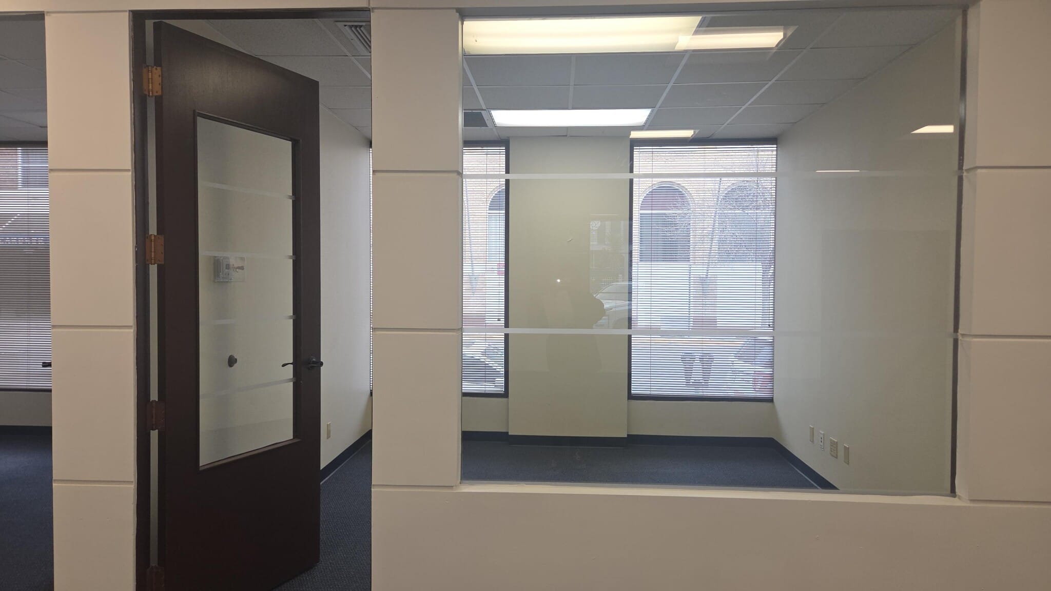 416 N Stanton St, El Paso, TX à louer Photo intérieure- Image 1 de 3