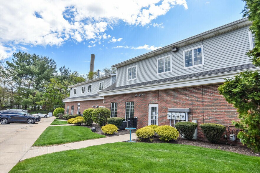 209 Portage Trail Ext W, Cuyahoga Falls, OH for lease - Building Photo - Image 2 of 2