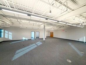 2073 Summit Lake Dr, Tallahassee, FL à louer Photo intérieure- Image 1 de 3