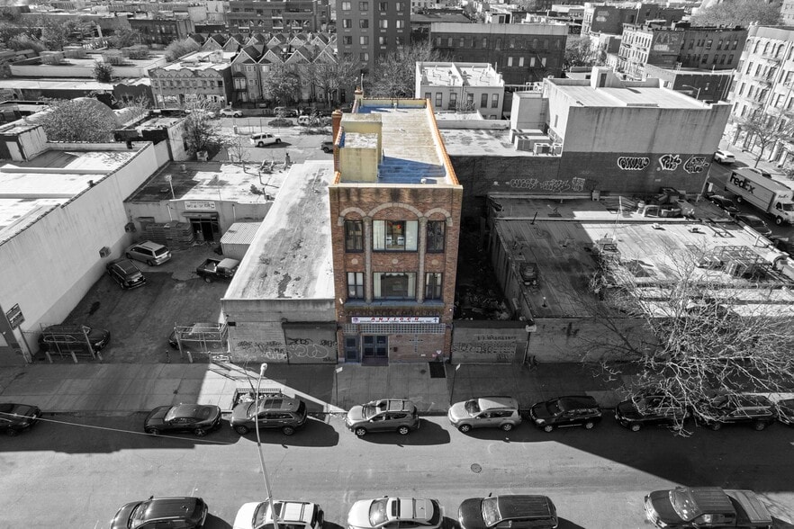 130 Watkins St, Brooklyn, NY for sale - Building Photo - Image 1 of 11