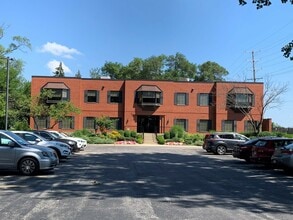 721 E Madison St, Villa Park, IL à louer Photo du bâtiment- Image 1 de 5