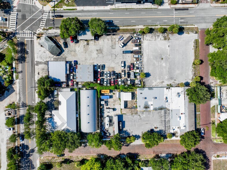 2221 5th Ave S, Saint Petersburg, FL à louer - Photo du bâtiment - Image 2 de 14